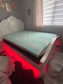 dresser,nightstand and bed set
