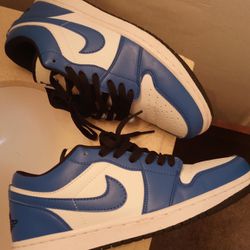 Jordan 1 Blue White  Black Low Size 8.5 Men 