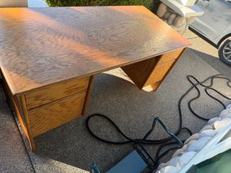 Desk free