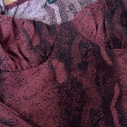 SHEIN Top Side Zip Sz M/6 Burgundy & Black