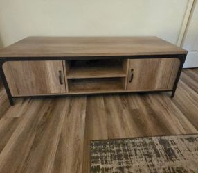 55" TV Stand. Excellent Condition