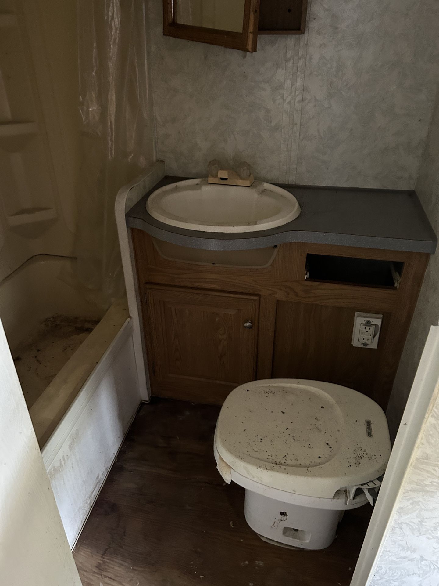 Wow 2004 Terry Bumper Pull Camper for Sale in Forest Park, IL OfferUp