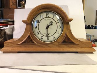 Vintage LaCrosse Wood Winchester Chime Mantle Clock.