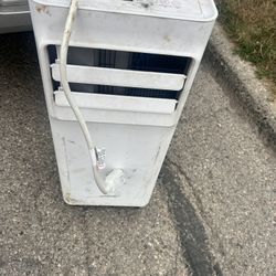 Visani Air Conditioner 5000BTU 115Volt