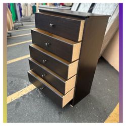 5 drawers dresser / Five drawers dresser