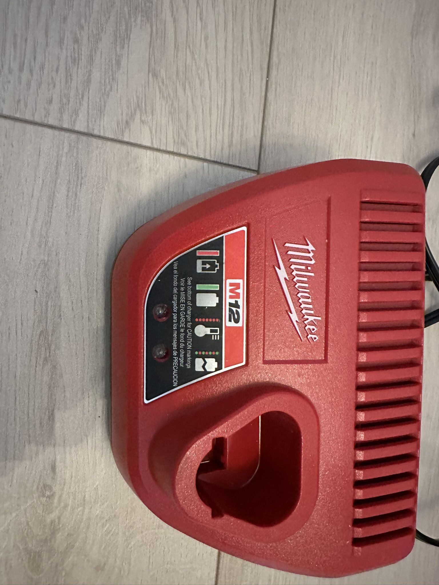 Milwaukee base charger