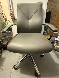 8 Use Chairs
