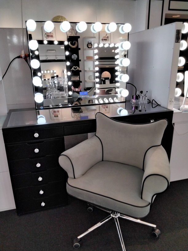 Glam Hollywood Makeup Vanity With Bluetooth 