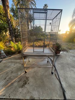 Large birdcage- great condition
