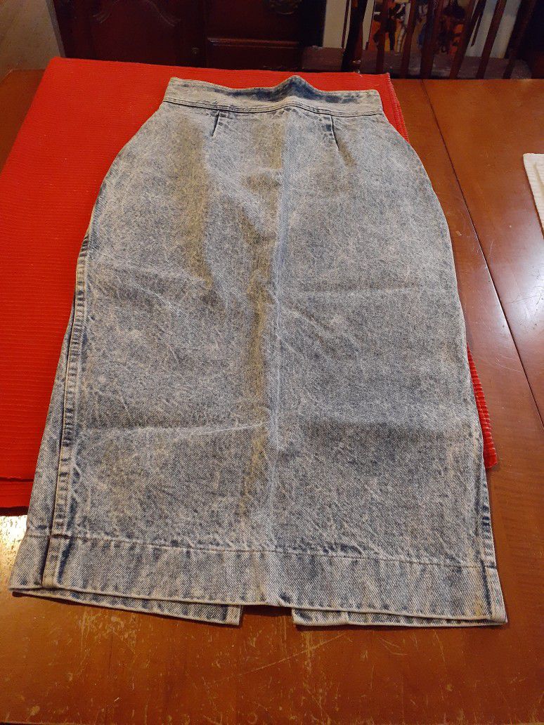 Vintage Long Denim Acid Washed Pencil Skirt. Size 11 