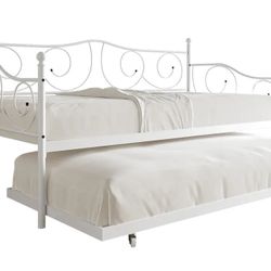 White  Daybed With Trumball