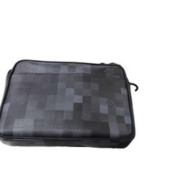 Louis Vuitton Trio Messenger Bag Damoflage Black Purse / Handbag