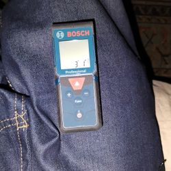 BOSCH Laser Rangefinder Model No. GLM40 