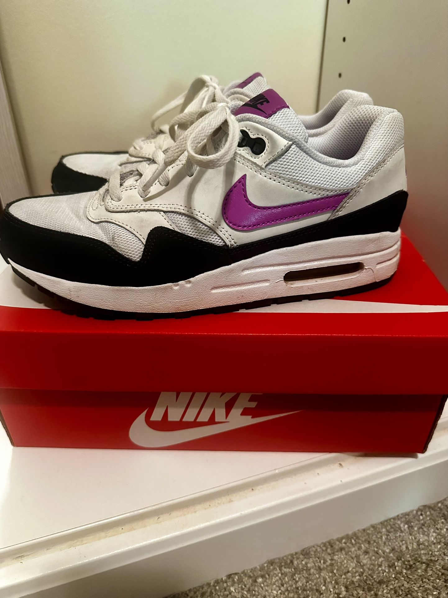 Nike Air Max 1 BG (GS 6.5Y / Women’s 8) – White / Fuchsia Dream