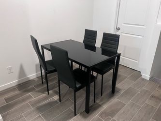 Black Metal/Glass Dinning Room Table Set