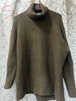 Super Comfortable Sweater Size Small Fits Like Medium 