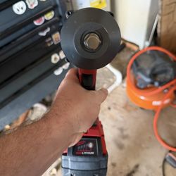 Milwaukee Big Impact With Battery