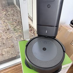 Roomba I4+