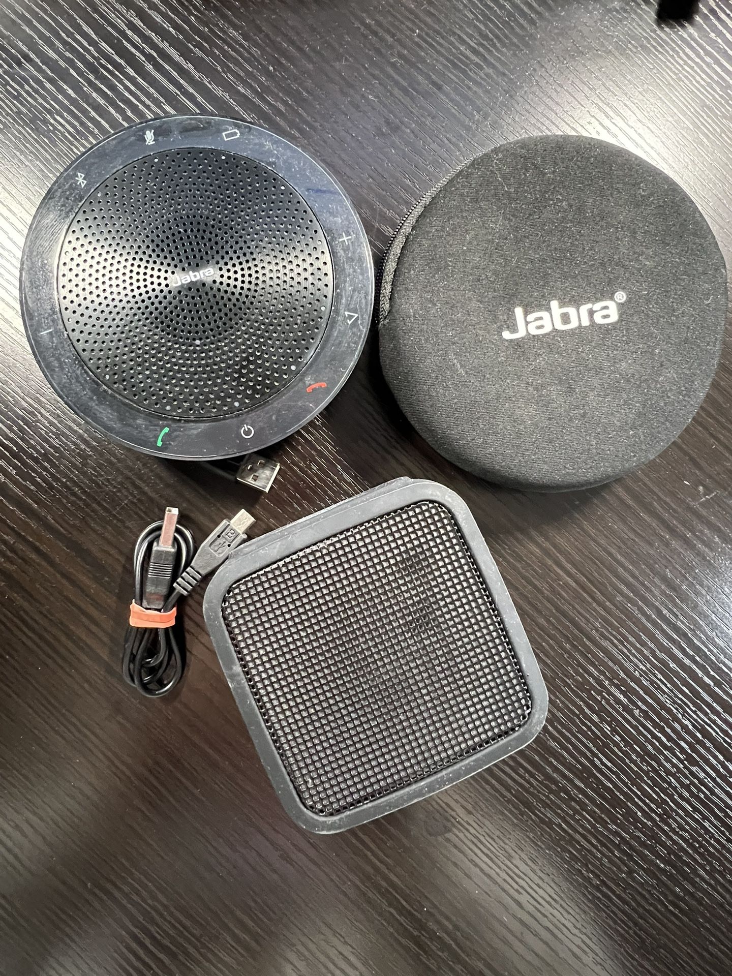 Lot If 2 wireless Bluetooth Speakers Jam & Jabra