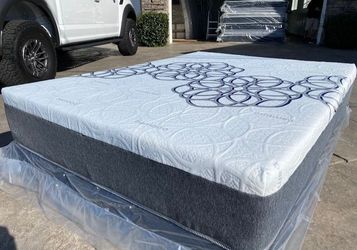 Cal King Bamboo Cool Gel Memory Foam!!
