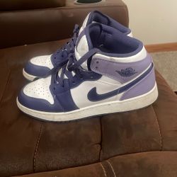 Size 6 for Kids Jordan 1 Purple And White 