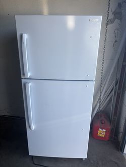 Insignia refrigerator
