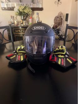 Large Shoei Motorcycle Helmet + Scorpion EXO Riding Gloves  Ready to Ride