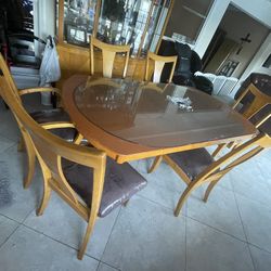 table with chairs and glass 