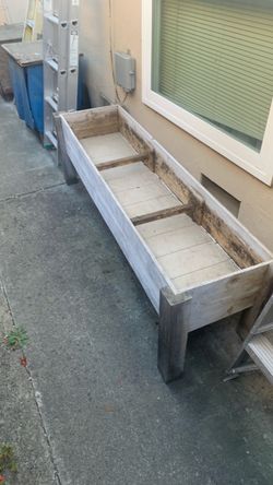 Raised planter