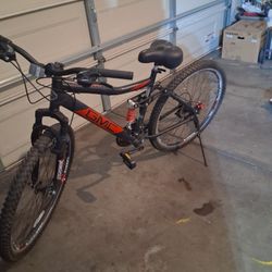 29 INCH, 18 SPEED GMC MOUNTAIN BIKE 