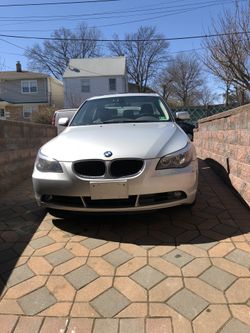 2006 BMW 525XI AWD W/ 35k Miles Fully loaded