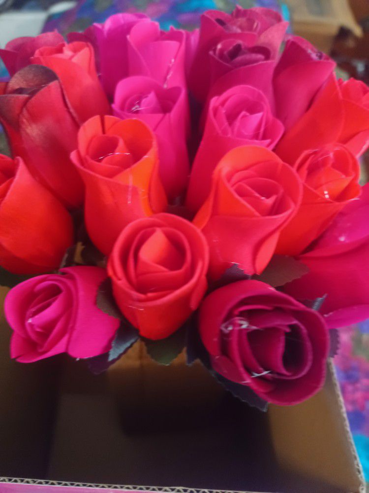 Wooden Roses. Perfect for Valentines Day and other Occasions 