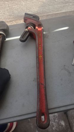 24inch offset pipe wrench