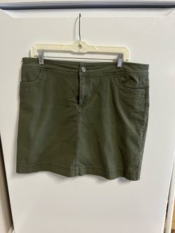 Size 12, Women’s Khaki Green Skirt with Shorts Underneath