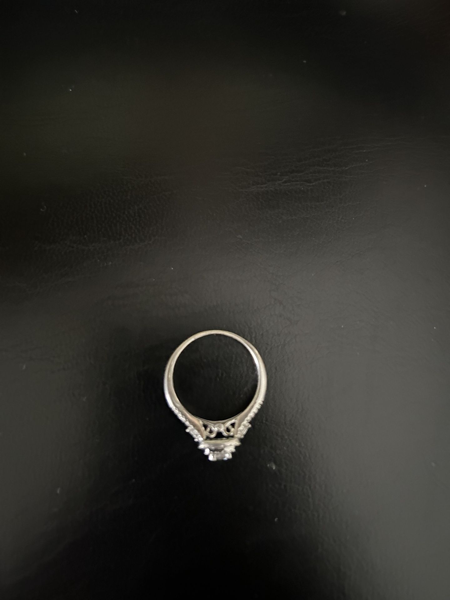 Engagement ring 5-8, 10 karat white gold