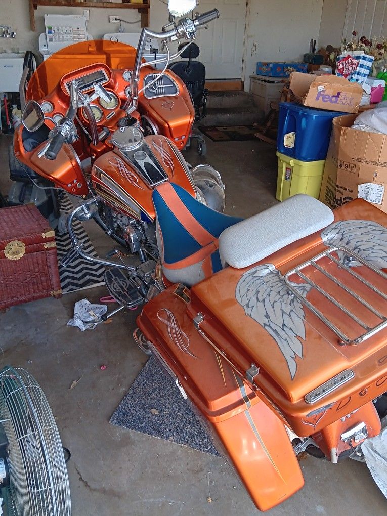 2004 Harley Davidson. Road Glide.