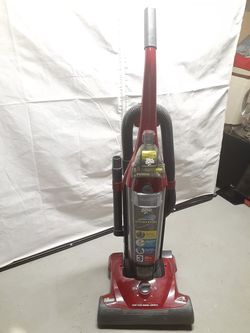 Very niiiiiiiiiice Dirt Devil Bagless Vacuum $40 EXTREMELY FIRM