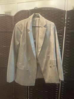 Size small
