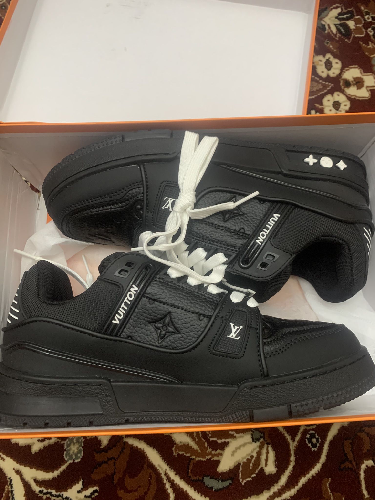 L.V’ Shoes Brand New With Box Size 9, Skokie