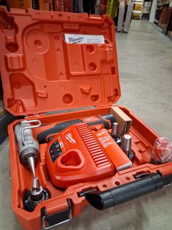 Milwaukee
M12 12-Volt Lithium-Ion Cordless ProPEX Expansion Tool Kit with (2) 1.5Ah Batteries, (3) Expansion Heads and Hard Case