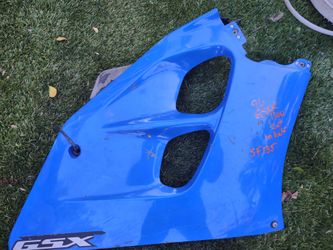 96 GSXR 1100 Right Side Fairing Plastic Cowl Cut In Half GSXR1100