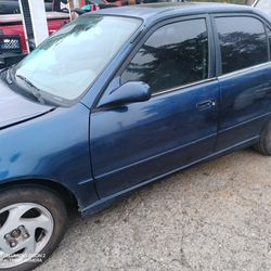 1998 Toyota Corolla  For Parts Or Whole Wrecked 