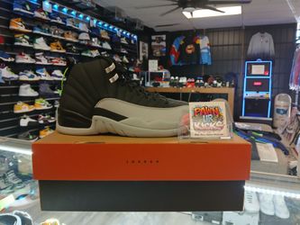 Jordan 12 Retro
Barons - #CT8013 010 - SIZE 9.5 - ORIGINAL BOX