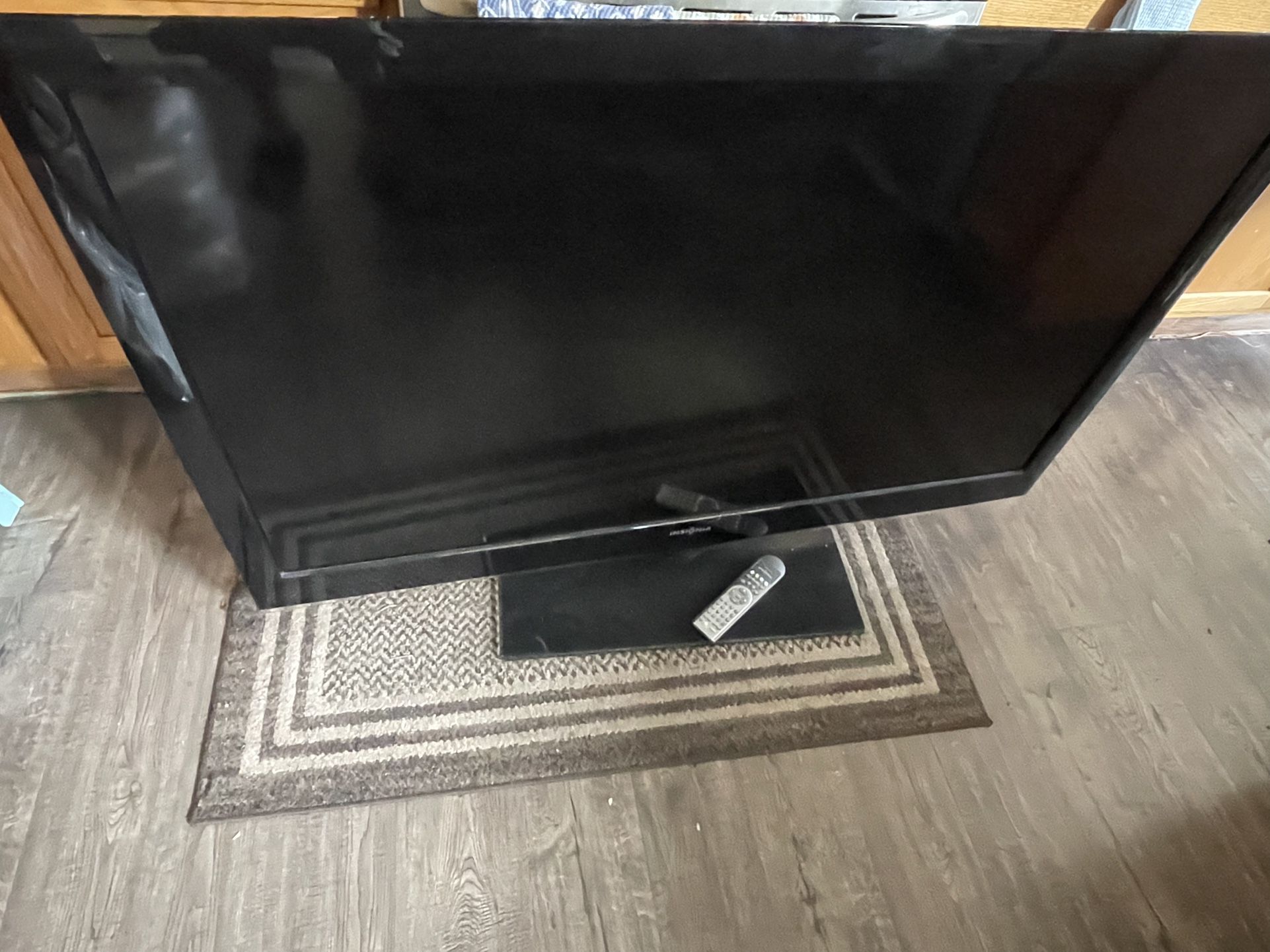55” TV - Insignia NS-55E560A11