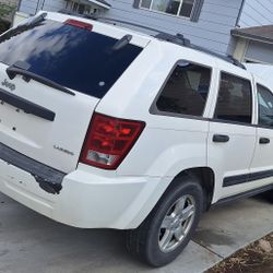 2005 Jeep Laredo