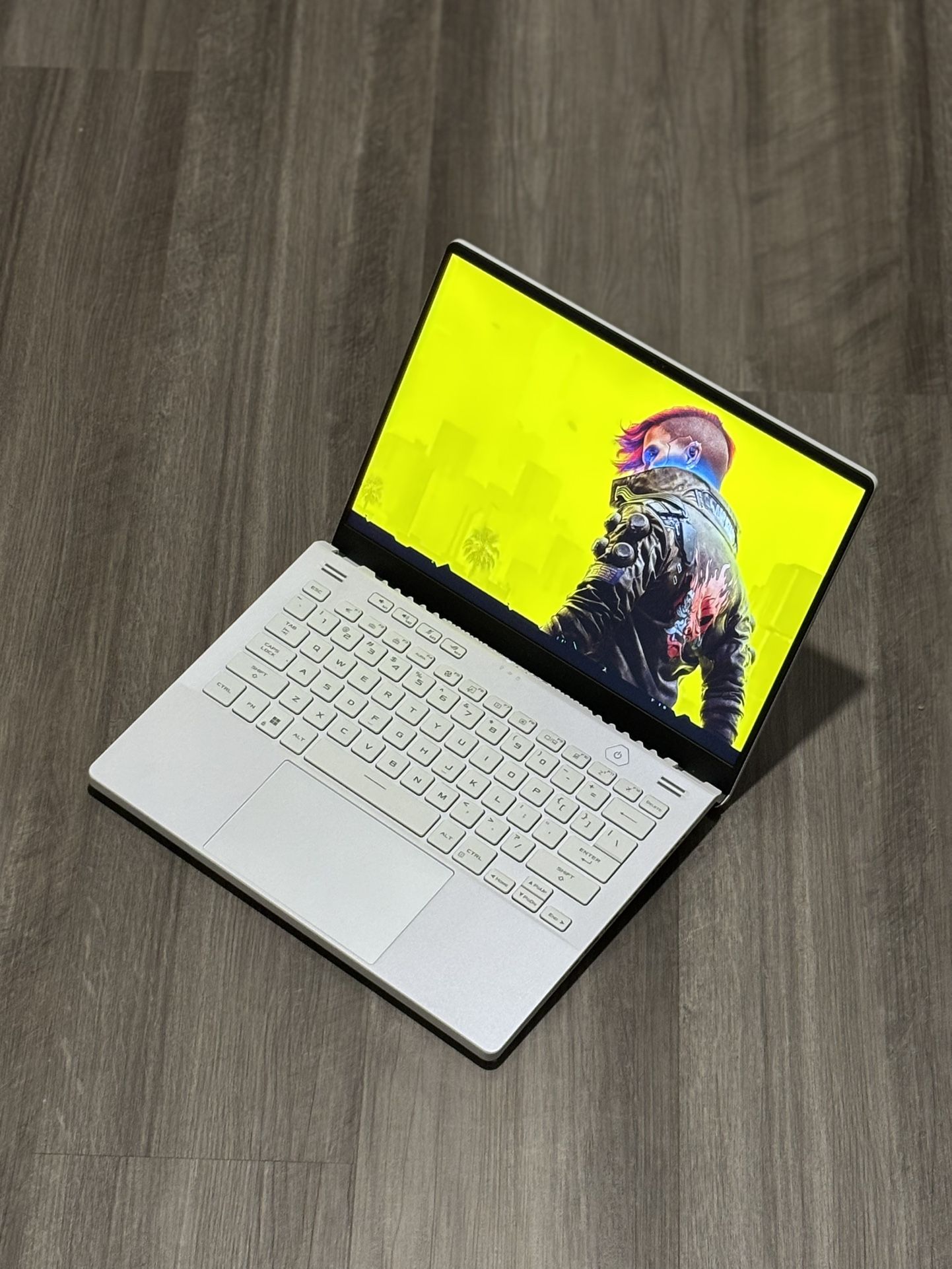 ASUS ROG Zephyrus G14 – Ryzen 9 7940HS, RTX 4060, 32GB RAM, 512GB SSD