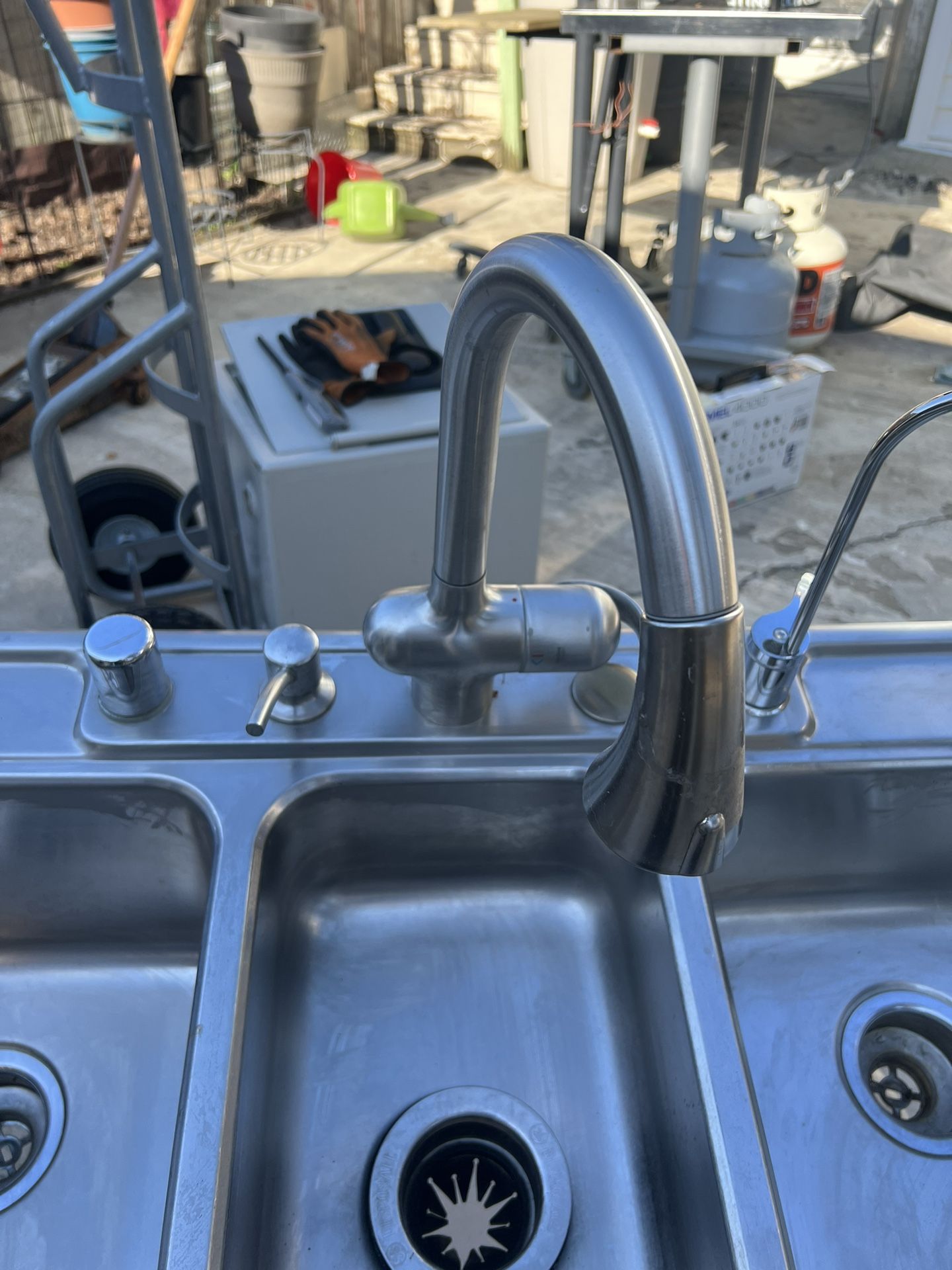 Kohler 3 Compartment Stainless Steel Sink for Sale in Chicago, IL OfferUp