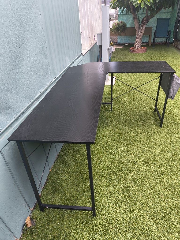 Mesa Esquinero Seminueva