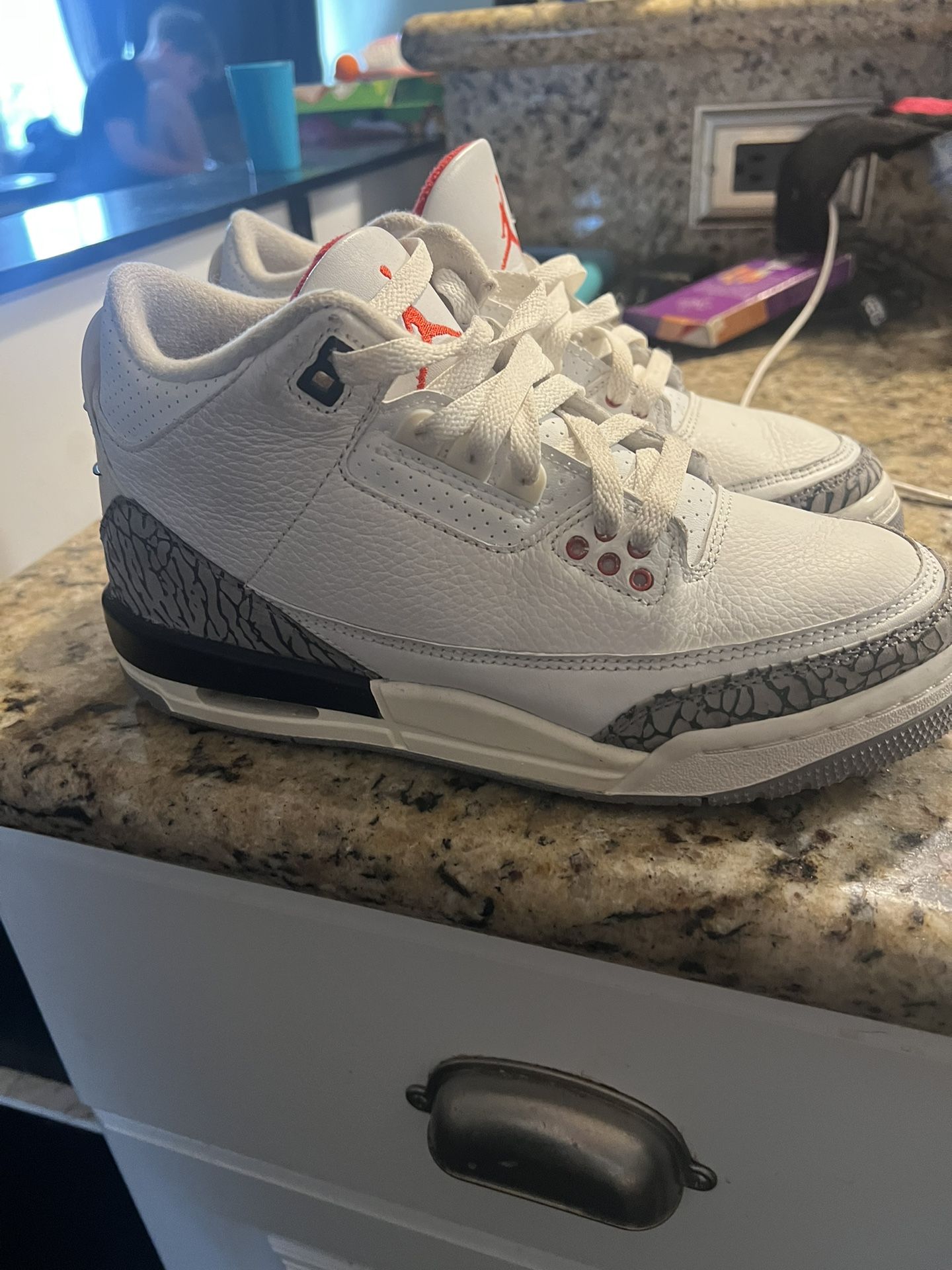 Boys Authentic Jordan 3s Size 6!