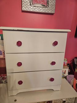 Drawer with glass pink knobs